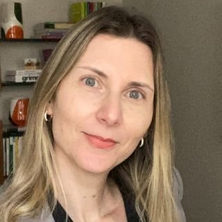 Dra. Karin Telles