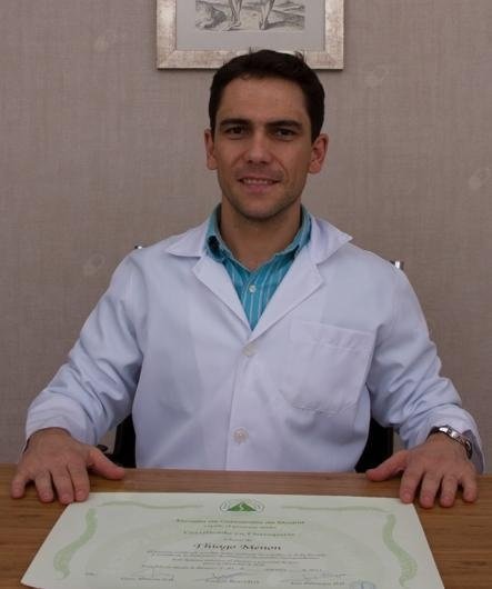 Dr. Thiago Menon