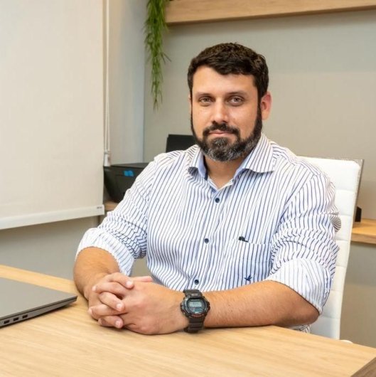 Dr. Helber Canelhas