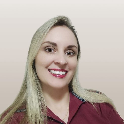 Dra. Caroline Borne