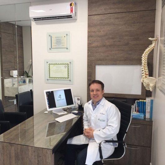 Dr. Eduardo Gazoni
