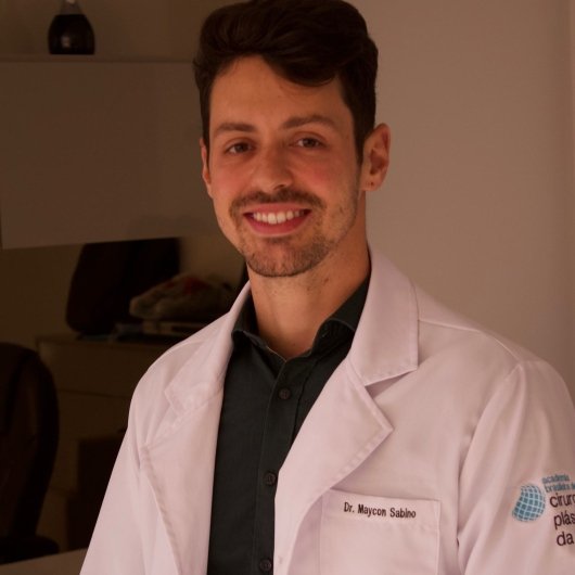 Dr. Maycon Sabino