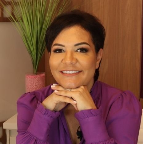 Dra. Nara Brito