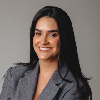 Dra. Gabriella Veloso
