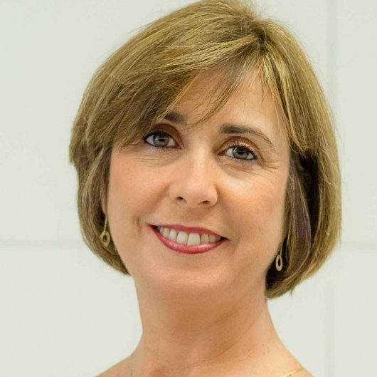 Dra. Angela Soares