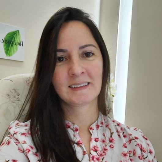 Dra. Cristiane Parra.