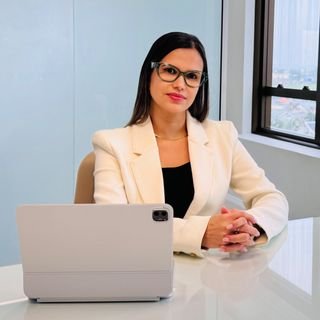 Dra. Dezirrê Bitencourt
