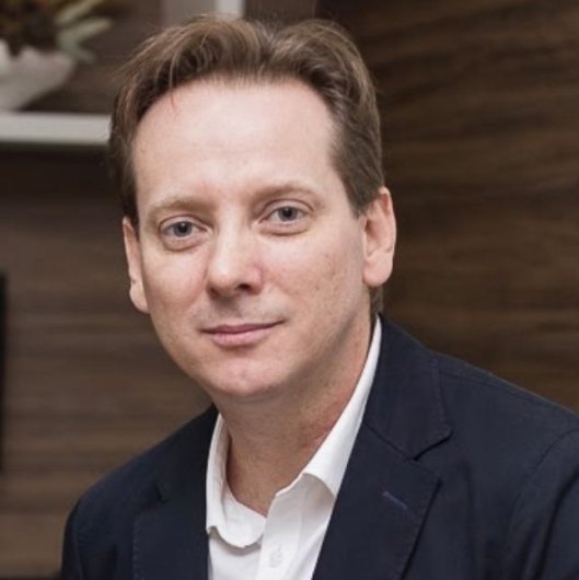Dr. Anderson Augusto Merkle
