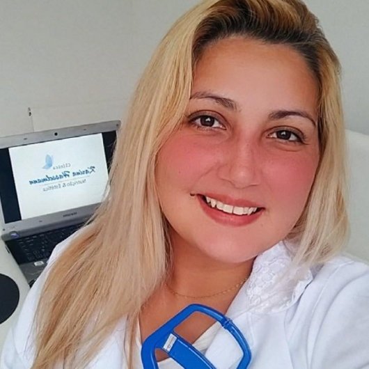 Dra. Karina Hasselmann