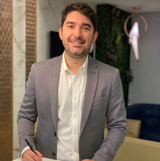 Dr. Fladson Muniz