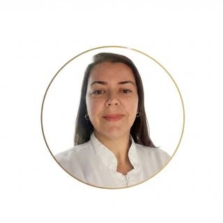Dra. Andrezza Romero