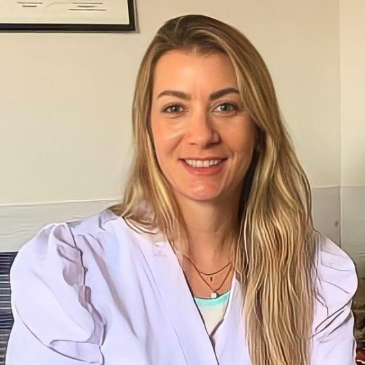 Dra. Fernanda Lima Martins