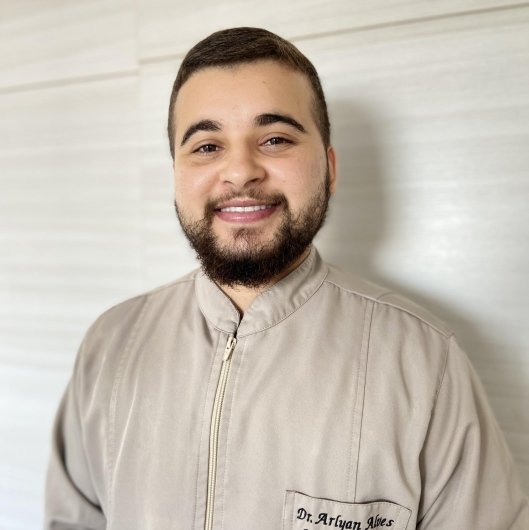 Dr. Arlyan Alves