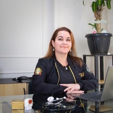 Janaína dos Santos Momm Da Silva