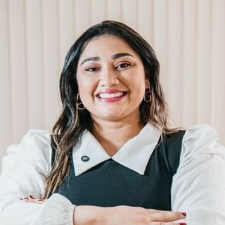 Dra. Júlia Santos