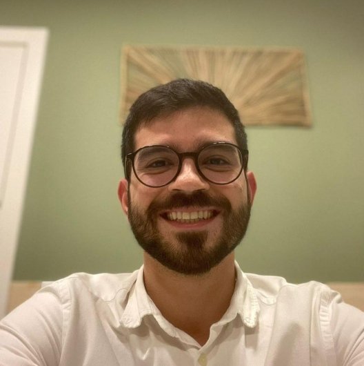 Dr. Lucas Vanzan