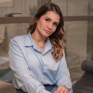 Dra. Emilly Cristina Fernandes Ferreira