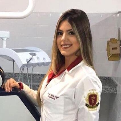 Dra. Lara Rabelo Aragão