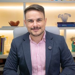 Dr. Eduardo Rios