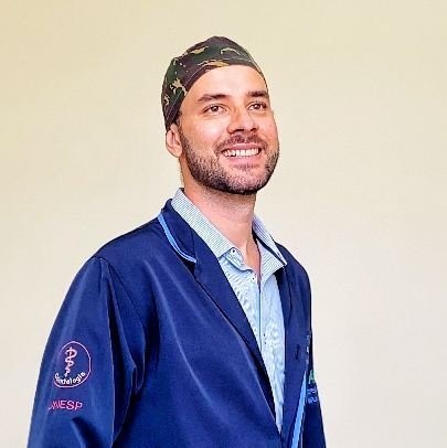 Dr. Gustavo Morelli