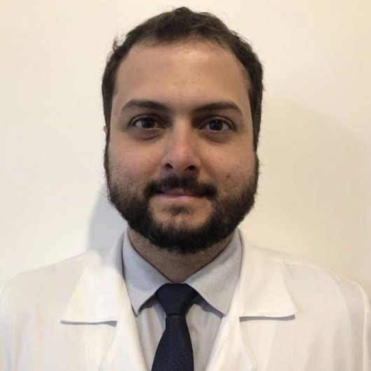 Dr. Tomás Mansur