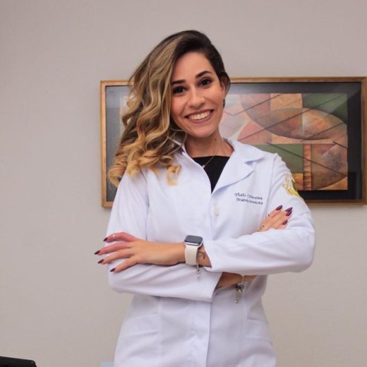Dra. Thais Oliveira