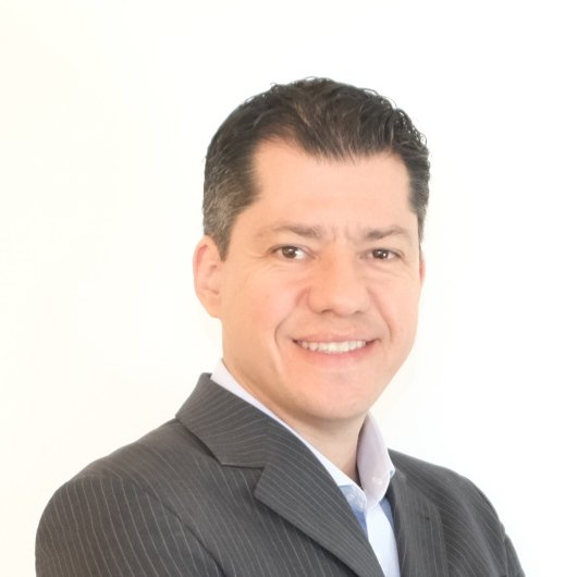 Dr. Adriano Seixas