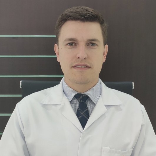Dr. Eduardo Tosetto Cachoeira