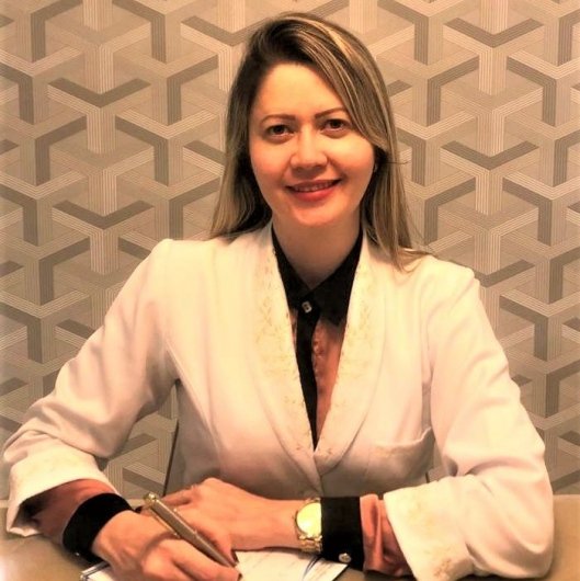Dra. Lidianne Neri
