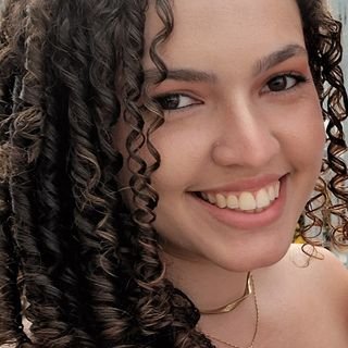Dr. Sabrina Tavares