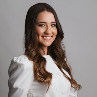 Dra. Bruna Queiroz