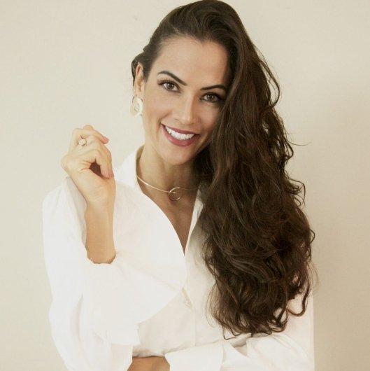 Prof. Julia Costa