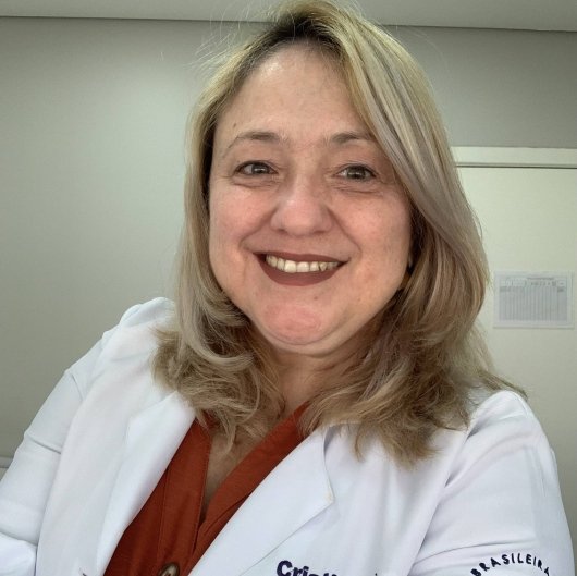Dra. Cristiane Iost