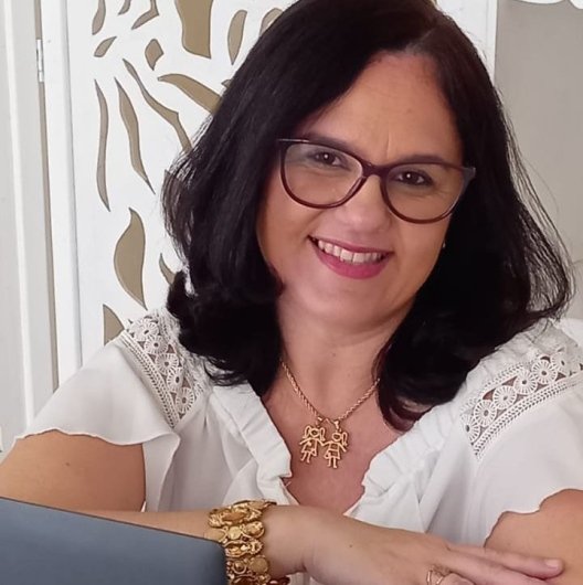 Cátia Cilene Torres Castilho