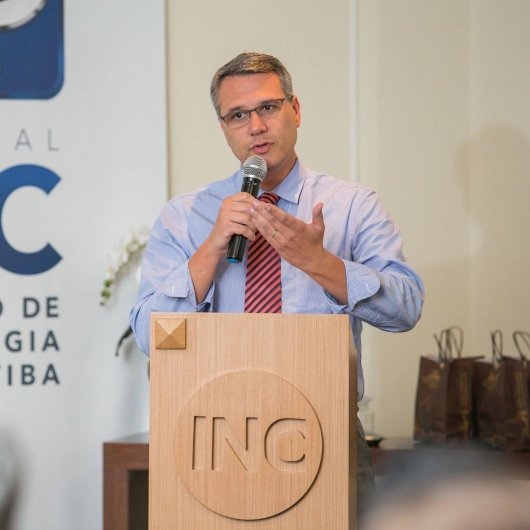 Dr. Mauricio Coelho Neto
