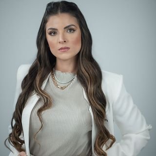 Dra. Thais Ricardo Cordeiro
