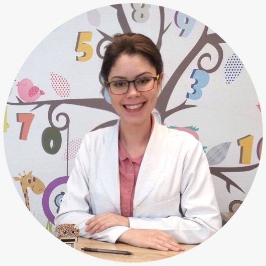 Dra. Andrea Rodovalho