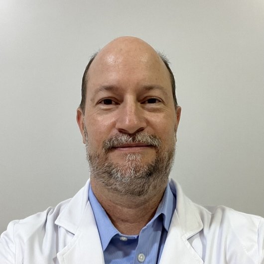 Dr. Leonardo Carneiro