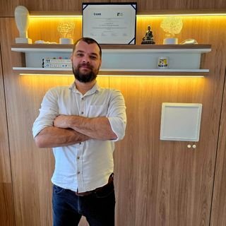 Dr. Aaron Belczak Reinert