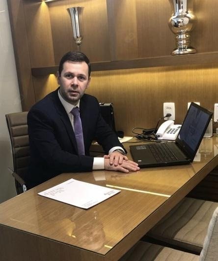 Dr. Carlos Eduardo Henriques
