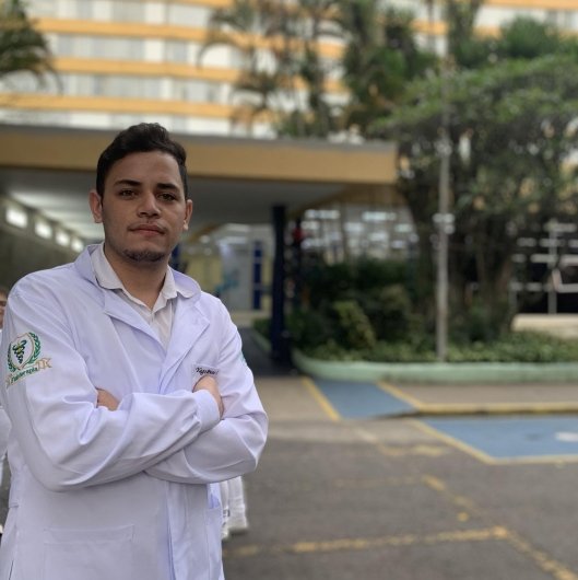 Dr. Yago Oliveira