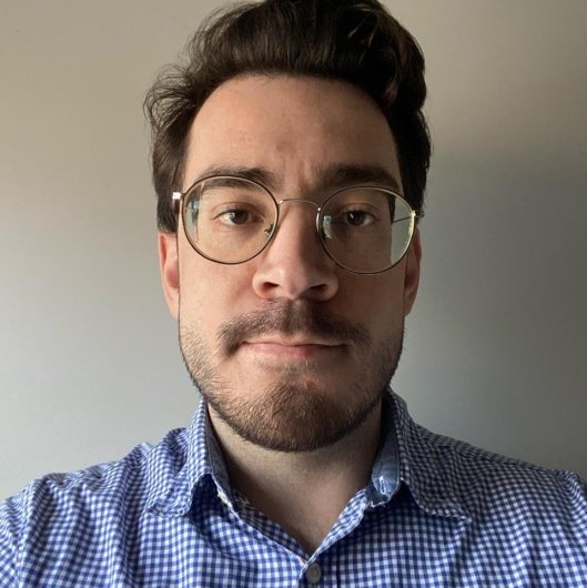 Dr. Lucas Dellazari