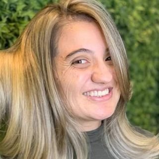 Dra. Livia Medeiros Dos Santos