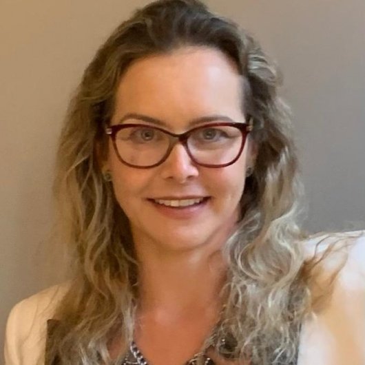 Dra. Simone Dyniewicz Lemos