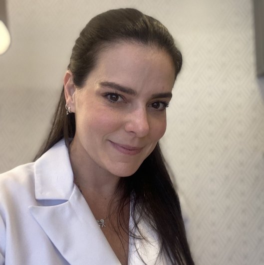 Dra. Paula Capanema Loures Penna