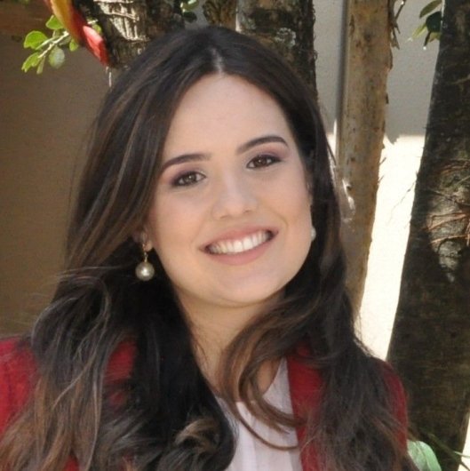 Dra. Fernanda Silveira Nunes