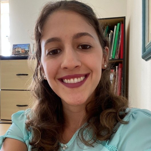 Dra. Camila Cordeiro