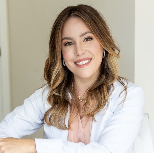Dra. Natália Junqueira Resende Volpe