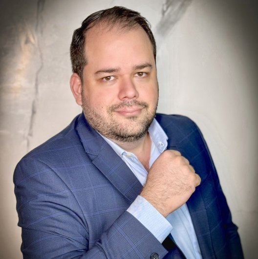 Dr. Júlio Sampaio de Queiroz Neto