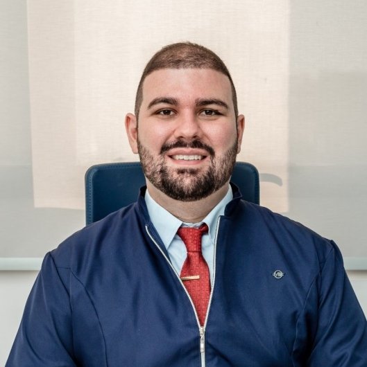 Dr. Lucas Mansano